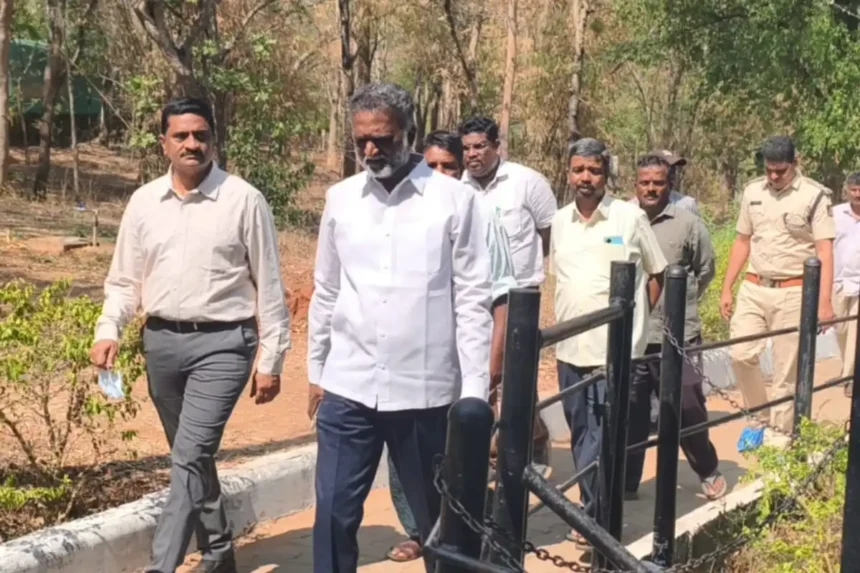 ಇಂದಿರಾ ಪ್ರಿಯದರ್ಶಿನಿ ಕಿರು ಮೃಗಾಯಲ|ಚುಕ್ಕೆ ಜಿಂಕೆಗಳು ಮೃತ : ಅಧಿಕಾರಿಗಳಿಗೆ ಶಾಸಕ ಬಸವಂತಪ್ಪ ತರಾಟೆ